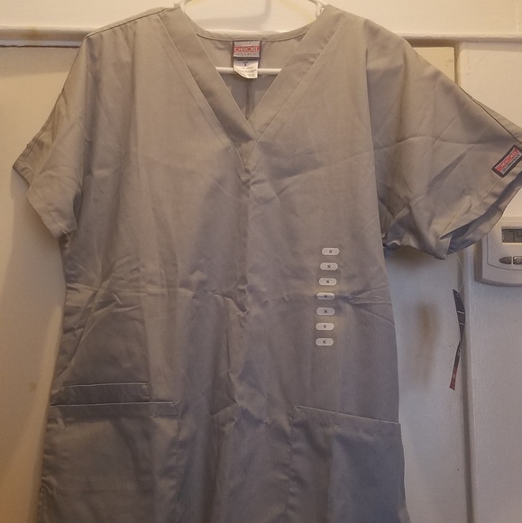 *Brand new* size Small scrub tops - Picture 2 of 4
